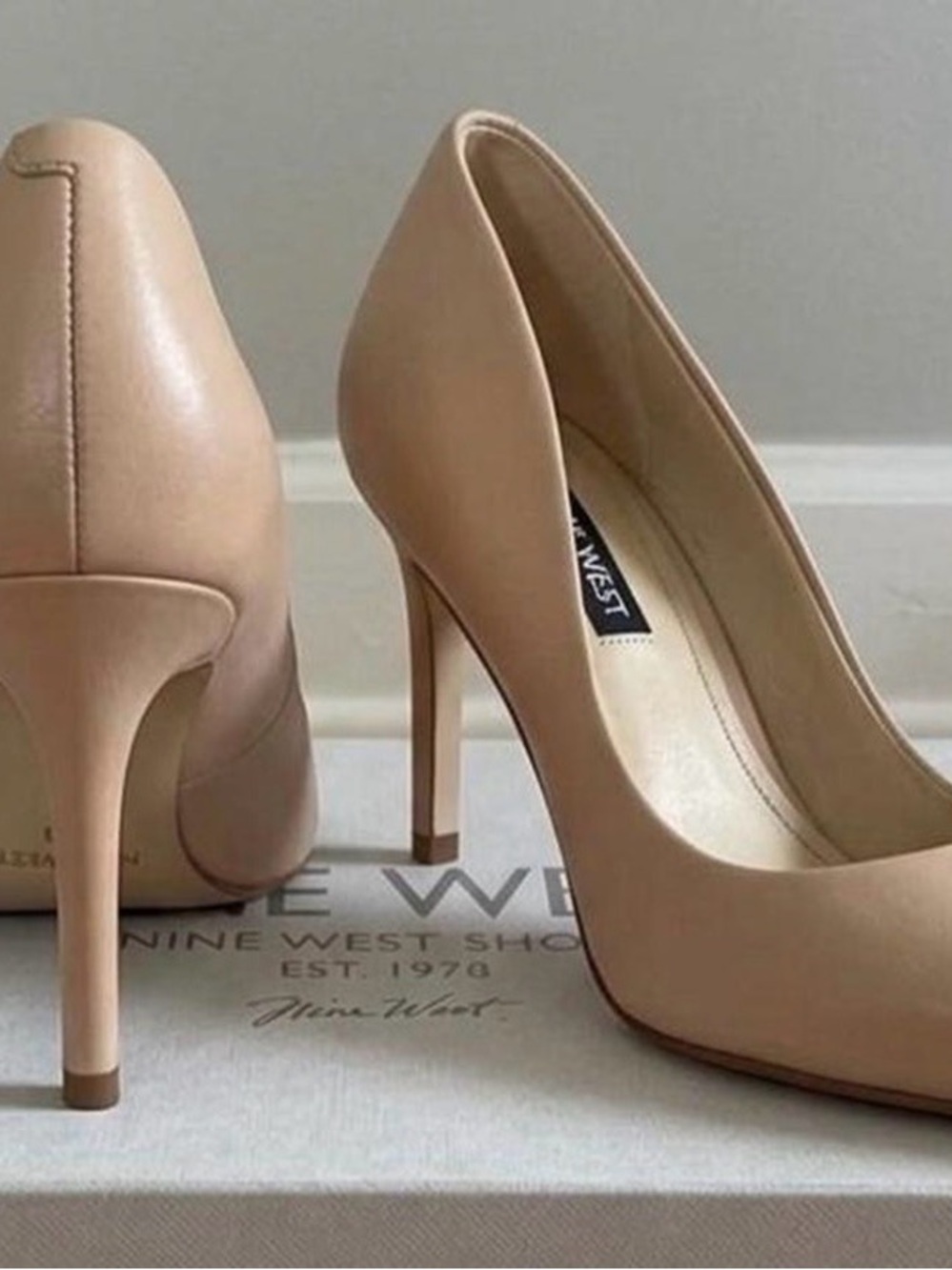 Nine West Cream Pumps Size 10 Genuine Leather - Picture 3 of 12